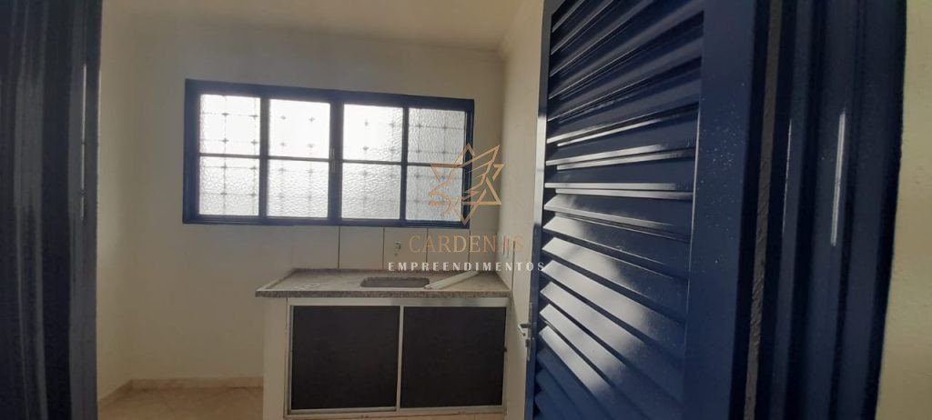 ALUGA-SE SALÃO COMERCIAL – loc 116