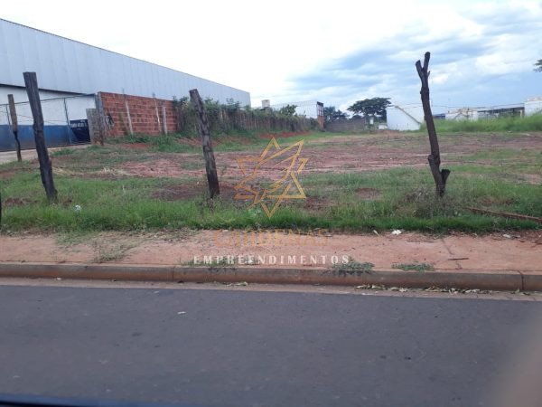 VENDE-SE TERRENO COMERCIAL / INDUSTRIAL – Vend 111