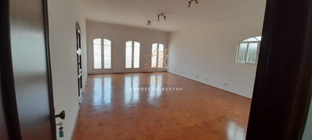 ALUGA-SE CASA COMERCIAL – LOC 115